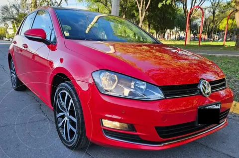 Volkswagen Golf Highline DSG usado (2017) color Rojo Tornado precio $288,000