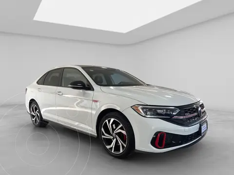 Volkswagen Jetta GLI 2.0T DSG usado (2022) color Blanco financiado en mensualidades(enganche $138,702 mensualidades desde $12,646)