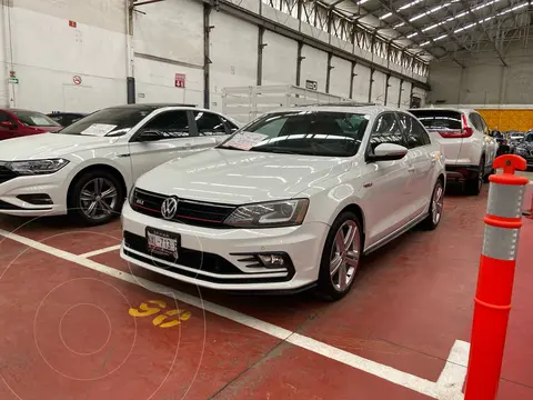 Volkswagen Jetta GLI 2.0T usado (2017) color Blanco financiado en mensualidades(enganche $85,000 mensualidades desde $9,000)