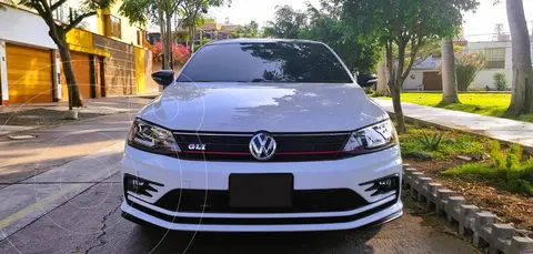 Volkswagen Jetta GLI 2.0L TSI usado (2018) color Blanco precio u$s18,800