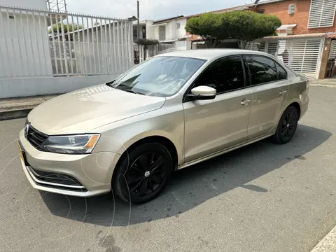 Volkswagen Jetta Comfortline Tiptronic usado (2015) color Plata precio $48.000.000