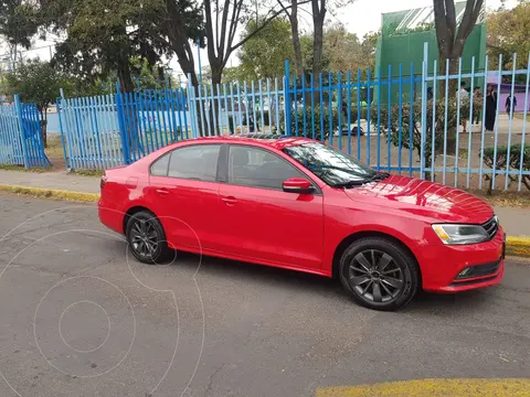 Volkswagen Jetta Comfortline usado (2016) color Rojo Tornado precio $165,000