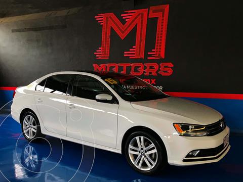 Volkswagen Jetta Sport usado (2015) color Blanco financiado en mensualidades(enganche $116,000 mensualidades desde $7,500)