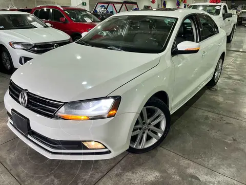 Volkswagen Jetta Sportline Tiptronic usado (2018) color Blanco financiado en mensualidades(enganche $72,185 mensualidades desde $5,522)