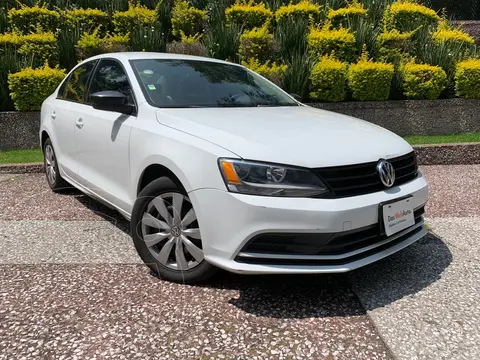 Volkswagen Jetta 2.0 usado (2017) color Blanco financiado en mensualidades(enganche $62,250 mensualidades desde $4,900)