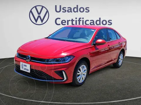 Volkswagen Jetta Trendline usado (2025) color Rojo financiado en mensualidades(enganche $110,608 mensualidades desde $8,462)