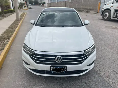 Volkswagen Jetta Comfortline Tiptronic usado (2019) color Blanco precio $275,000