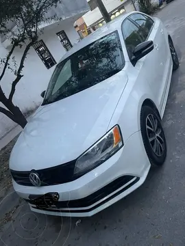 Volkswagen Jetta Live Tiptronic usado (2017) color Blanco precio $215,000