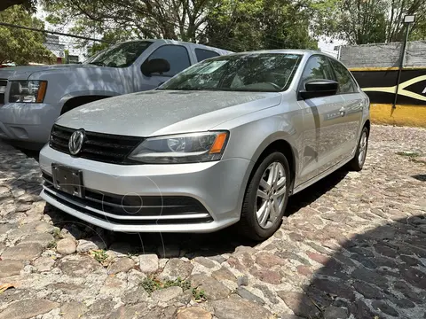 Volkswagen Jetta Live usado (2016) color Plata financiado en mensualidades(enganche $101,265 mensualidades desde $4,886)