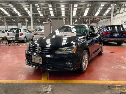 Volkswagen Jetta Jetta usado (2015) color Negro Onix precio $205,000