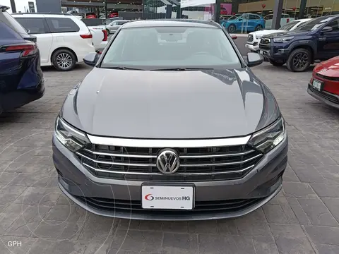 Volkswagen Jetta Comfortline usado (2019) color Gris precio $253,000