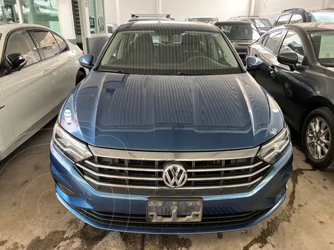 Volkswagen Jetta Comfortline usado (2019) color Azul financiado en mensualidades(enganche $67,000 mensualidades desde $9,408)