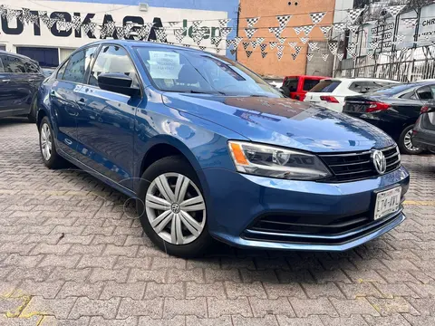 Volkswagen Jetta Fest usado (2018) color Azul Acero precio $245,000