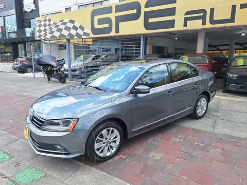 Volkswagen Jetta Trendline Tiptronic usado (2018) color Gris Platino precio $225,000