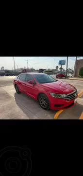 Volkswagen Jetta Trendline usado (2019) color Rojo Tornado precio $240,000