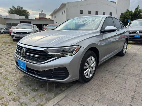 Volkswagen Jetta Trendline Tiptronic usado (2023) color Plata precio $360,000