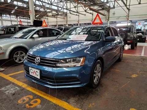 Volkswagen Jetta 2.0 usado (2018) color Azul financiado en mensualidades(enganche $57,400 mensualidades desde $5,200)