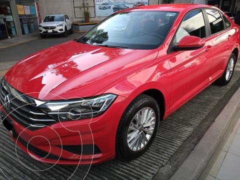 foto Volkswagen Jetta Comfortline usado (2019) color Rojo precio $299,000