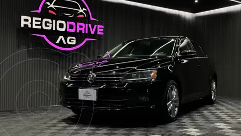 Volkswagen Jetta Jetta usado (2015) color Negro Onix financiado en mensualidades(enganche $31,485)