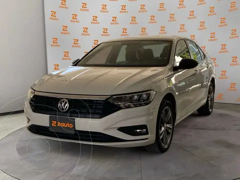 Volkswagen Jetta R-Line Tiptronic usado (2019) color Blanco financiado en mensualidades(enganche $92,250 mensualidades desde $6,803)