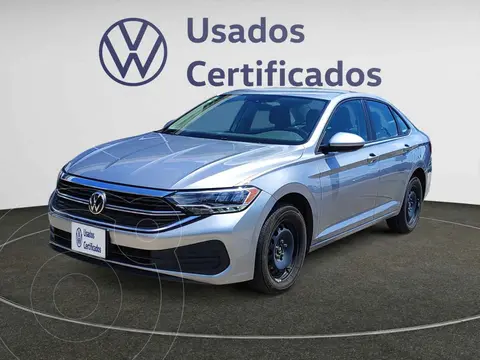 Volkswagen Jetta Trendline usado (2024) color Plata financiado en mensualidades(enganche $98,345 mensualidades desde $7,524)
