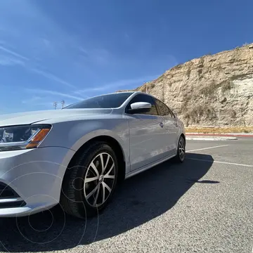 Volkswagen Jetta Sport usado (2017) color Gris precio $185,000