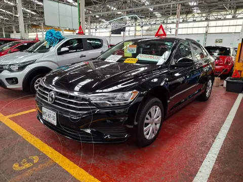 Volkswagen Jetta Trendline usado (2021) color Negro financiado en mensualidades(enganche $82,000 mensualidades desde $7,300)