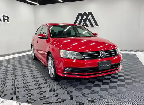 Volkswagen Jetta Sportline usado (2016) color Rojo precio $279,900