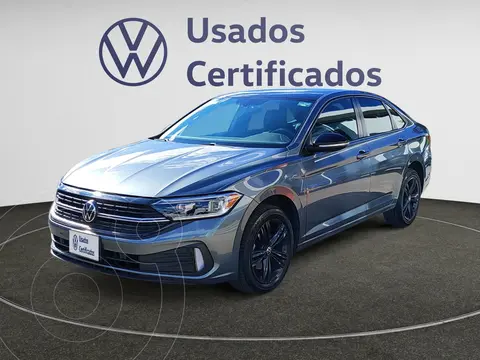 Volkswagen Jetta Sportline usado (2023) color Gris financiado en mensualidades(enganche $117,420 mensualidades desde $8,983)