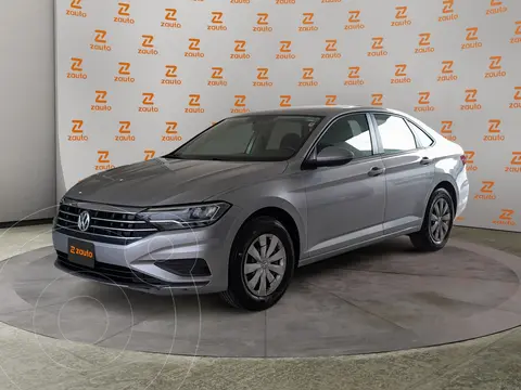 Volkswagen Jetta Trendline Tiptronic usado (2019) color Plata financiado en mensualidades(enganche $64,900 mensualidades desde $7,320)