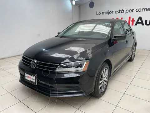 foto Volkswagen Jetta Trendline usado (2018) color Negro precio $298,700