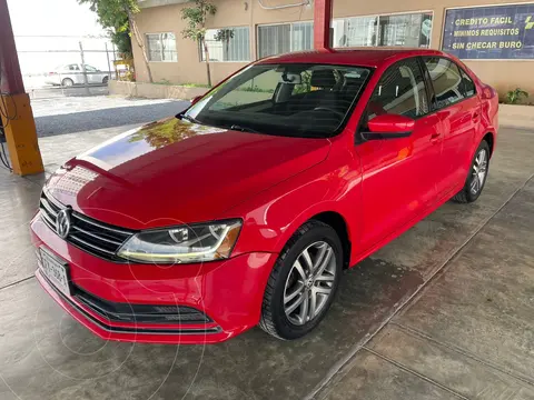 Volkswagen Jetta Trendline usado (2018) color Rojo Tornado precio $265,000