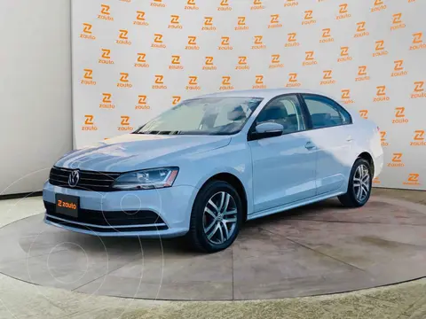 Volkswagen Jetta Trendline usado (2018) color Blanco financiado en mensualidades(enganche $71,734 mensualidades desde $4,232)