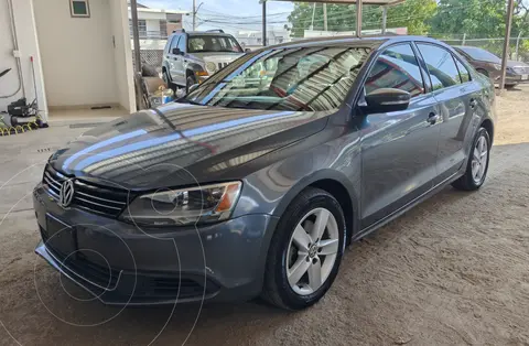 Volkswagen Jetta Style Tiptronic usado (2014) color Gris Platino precio $138,000