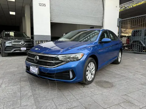 Volkswagen Jetta Comfortline usado (2024) color Azul precio $379,900