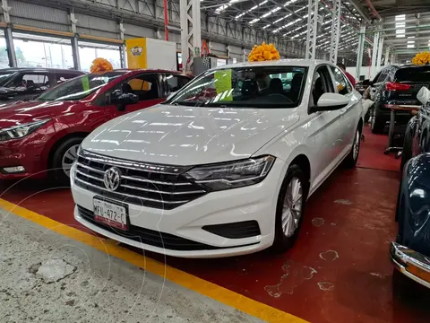 Volkswagen Jetta Comfortline usado (2019) color Blanco financiado en mensualidades(enganche $72,000 mensualidades desde $6,500)