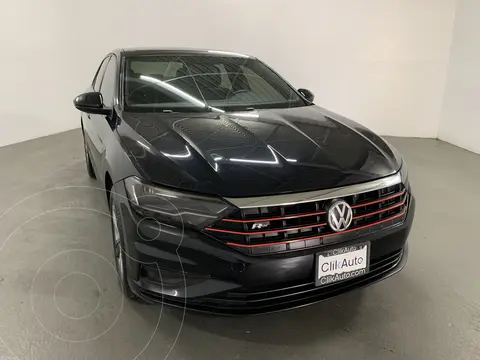 Volkswagen Jetta R-Line usado (2019) color Negro financiado en mensualidades(enganche $62,000 mensualidades desde $9,600)