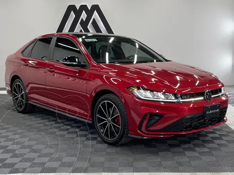 Volkswagen Jetta Trendline usado (2025) color Rojo precio $617,999