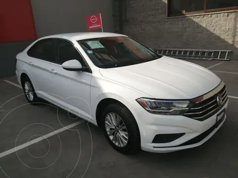 Volkswagen Jetta Comfortline usado (2021) color Blanco precio $329,900