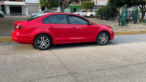 Volkswagen Jetta Trendline usado (2016) color Rojo precio $195,000