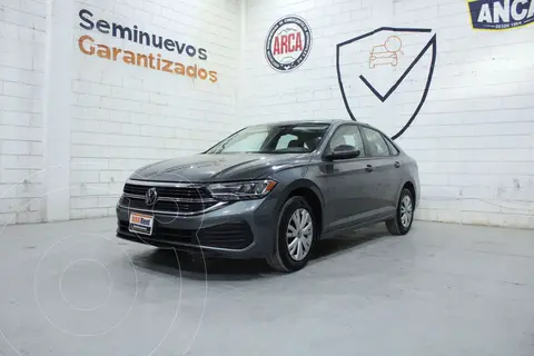 Volkswagen Jetta Trendline usado (2024) color Gris Oscuro precio $305,000