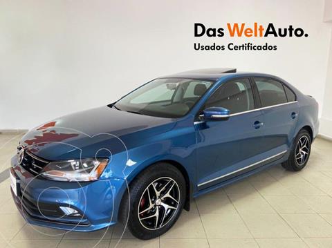 Volkswagen Jetta Comfortline usado (2017) color Azul financiado en mensualidades(enganche $65,025 mensualidades desde $6,613)