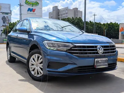 Volkswagen Jetta Trendline usado (2020) color Azul financiado en mensualidades(enganche $104,500 mensualidades desde $4,489)