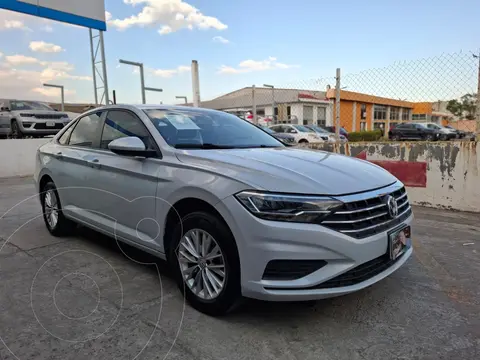 Volkswagen Jetta Comfortline usado (2019) color Blanco precio $280,000