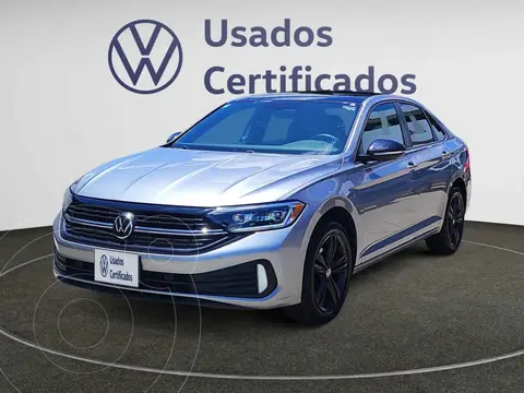 Volkswagen Jetta Sportline usado (2024) color Plata financiado en mensualidades(enganche $130,800 mensualidades desde $10,006)