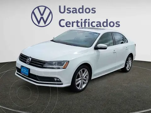 Volkswagen Jetta Sportline usado (2017) color Blanco financiado en mensualidades(enganche $69,733 mensualidades desde $5,335)