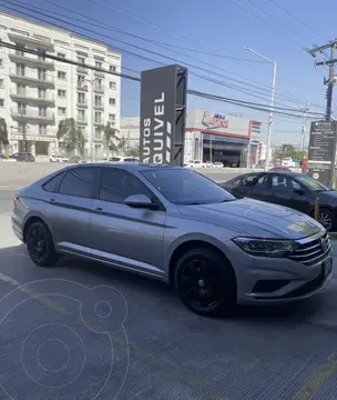 Volkswagen Jetta Comfortline usado (2019) color Plata precio $270,000