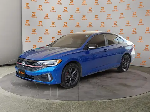 Volkswagen Jetta Sportline usado (2022) color Azul financiado en mensualidades(enganche $99,000 mensualidades desde $11,901)