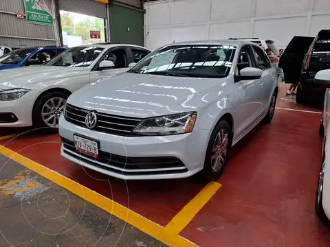 Volkswagen Jetta Trendline usado (2018) color Plata Lunar financiado en mensualidades(enganche $59,000 mensualidades desde $5,200)
