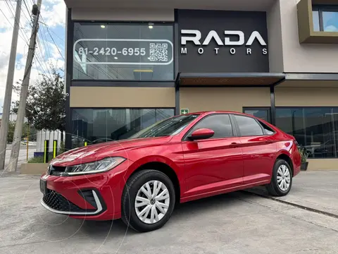 Volkswagen Jetta Trendline usado (2025) color Rojo precio $369,800